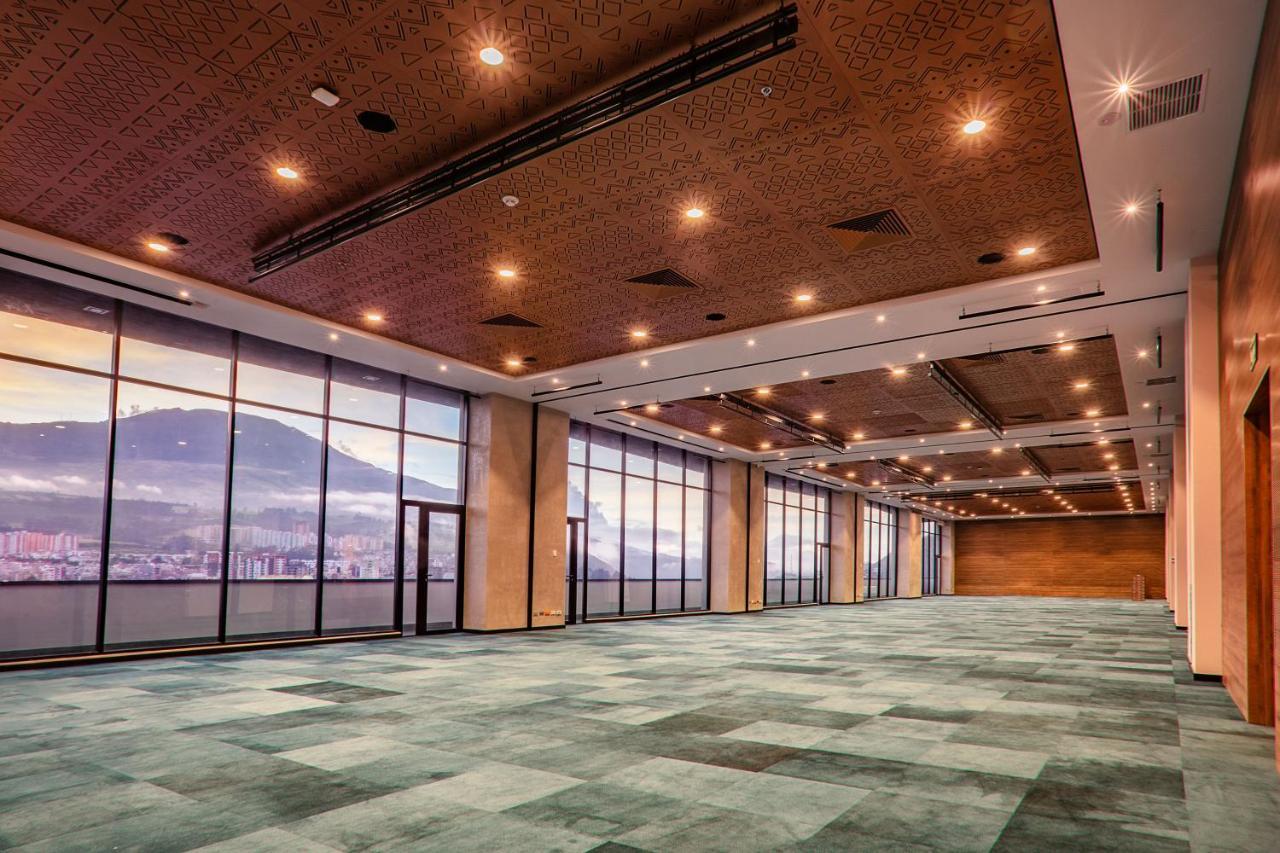 Hotel V1501 Pasto Dış mekan fotoğraf The interior of the convention centre